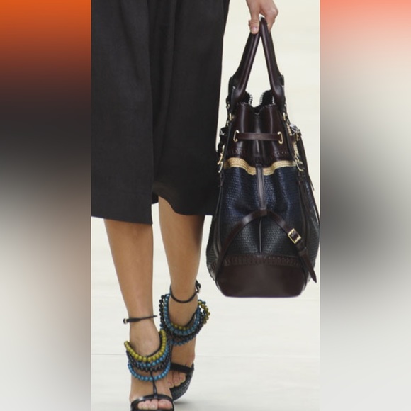 SOLD! Burberry Prorsum raffia whipstitch runway rare bag🖤 - Picture 3 of 17